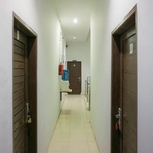 Oyo Life 2366 Gatsu Kost